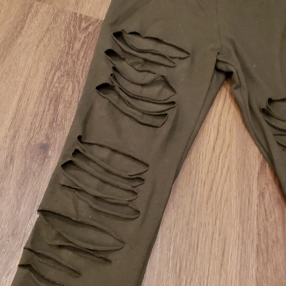 Army green leggings w/ ripps size small NWT - Picture 2 of 4
